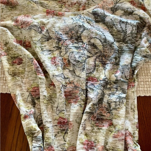 Large Floral Daytrip Short Sleeve Burnout Tee with Metallic Studs - Picture 9 of 9